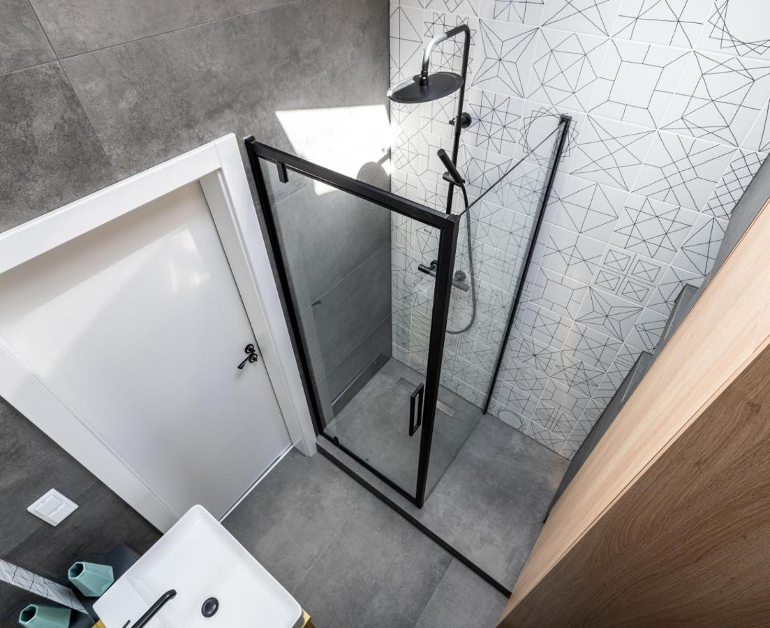 Smart Apartments - Old Town & Main Train Station - By Upstairs Krakow Ngoại thất bức ảnh