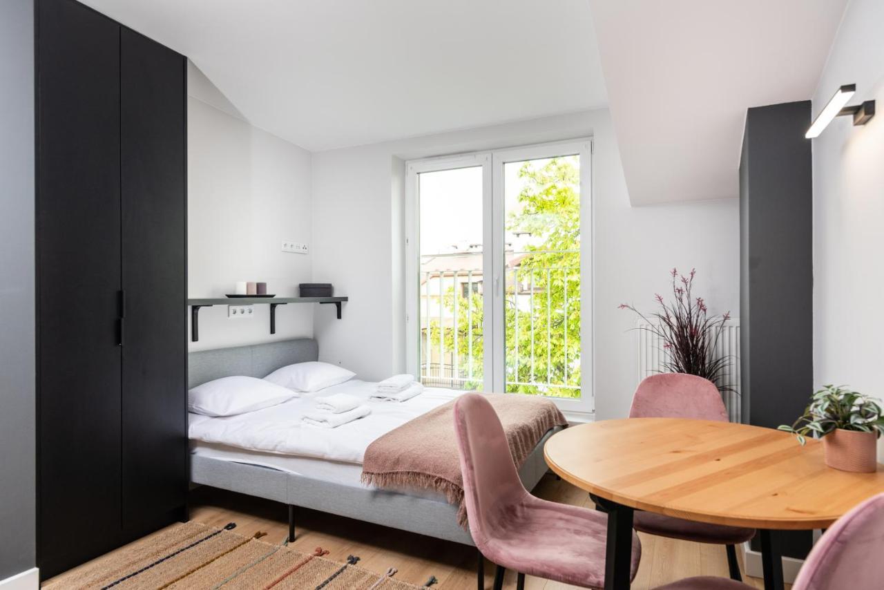 Smart Apartments - Old Town & Main Train Station - By Upstairs Krakow Ngoại thất bức ảnh