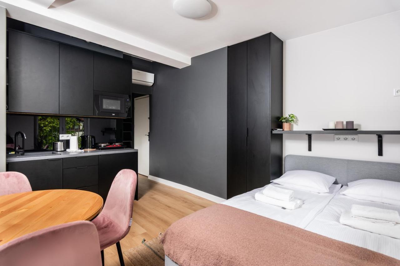 Smart Apartments - Old Town & Main Train Station - By Upstairs Krakow Ngoại thất bức ảnh