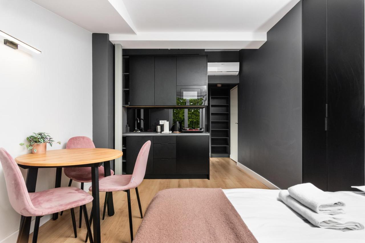 Smart Apartments - Old Town & Main Train Station - By Upstairs Krakow Ngoại thất bức ảnh