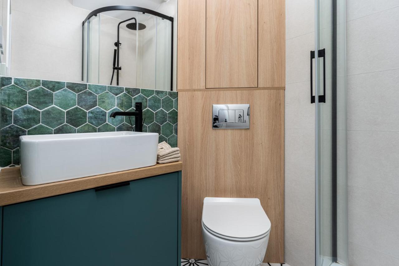 Smart Apartments - Old Town & Main Train Station - By Upstairs Krakow Ngoại thất bức ảnh