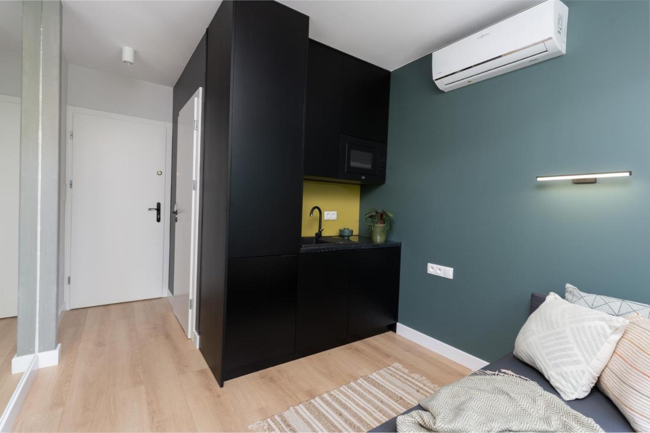 Smart Apartments - Old Town & Main Train Station - By Upstairs Krakow Ngoại thất bức ảnh