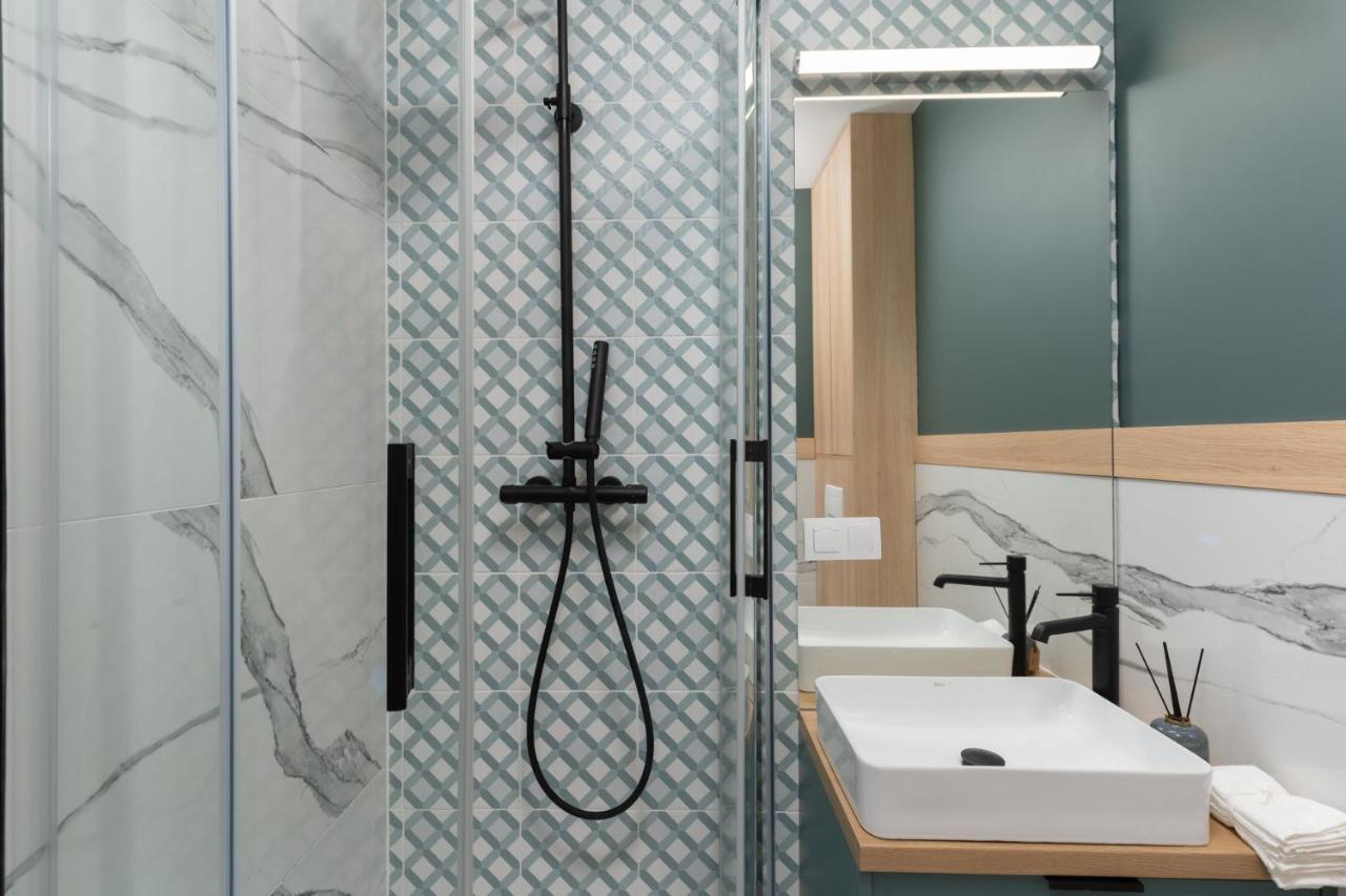 Smart Apartments - Old Town & Main Train Station - By Upstairs Krakow Ngoại thất bức ảnh