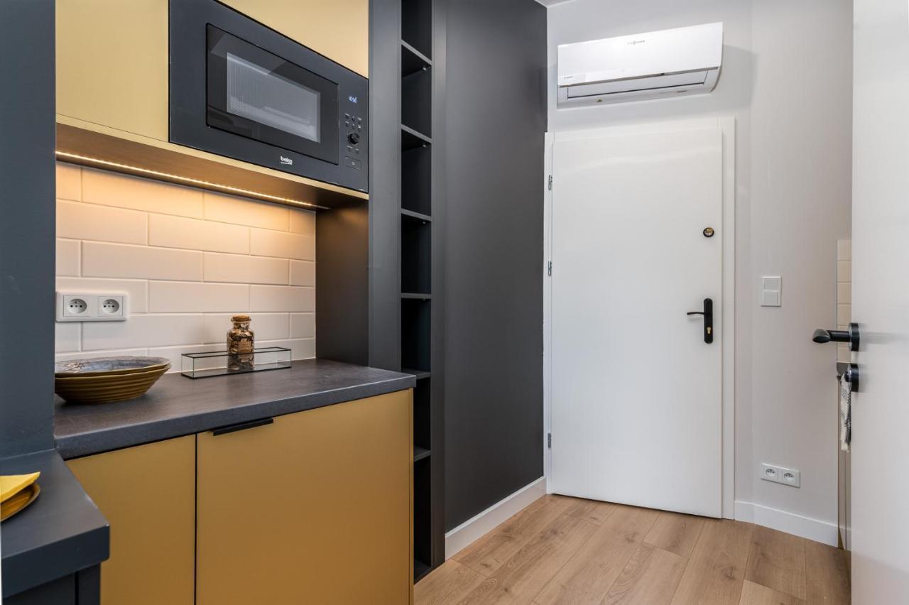 Smart Apartments - Old Town & Main Train Station - By Upstairs Krakow Ngoại thất bức ảnh